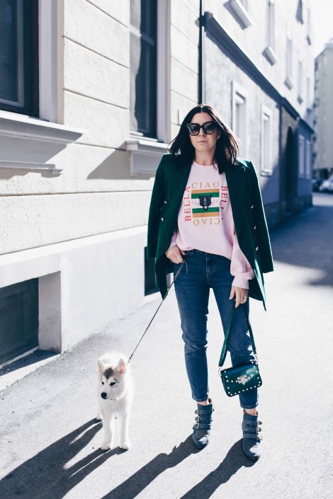 Mein Basic-Casual Outfit mit Statement Sweater, Mom Jeans und Vintage Blazer! Mein Basic-Casual Outfit mit Statement Sweater, Mom Jeans und Vintage Blazer!