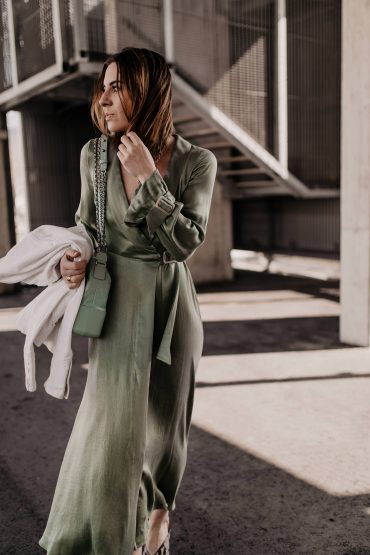 Kleider für den Frühling gesucht? Das sind unsere 9 Favoriten für den Alltag! Kleider für den Frühling gesucht? Das sind unsere 9 Favoriten für den Alltag!