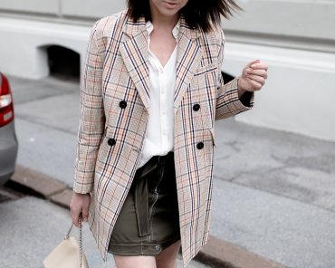 Mein Outfit mit Minirock, kariertem Blazer und elfenbeinfarbenen Pumps von HÖGL Mein Outfit mit Minirock, kariertem Blazer und elfenbeinfarbenen Pumps von HÖGL