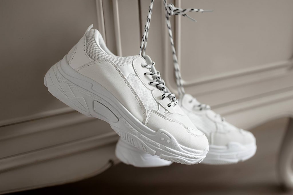 chunky sneakers like balenciaga
