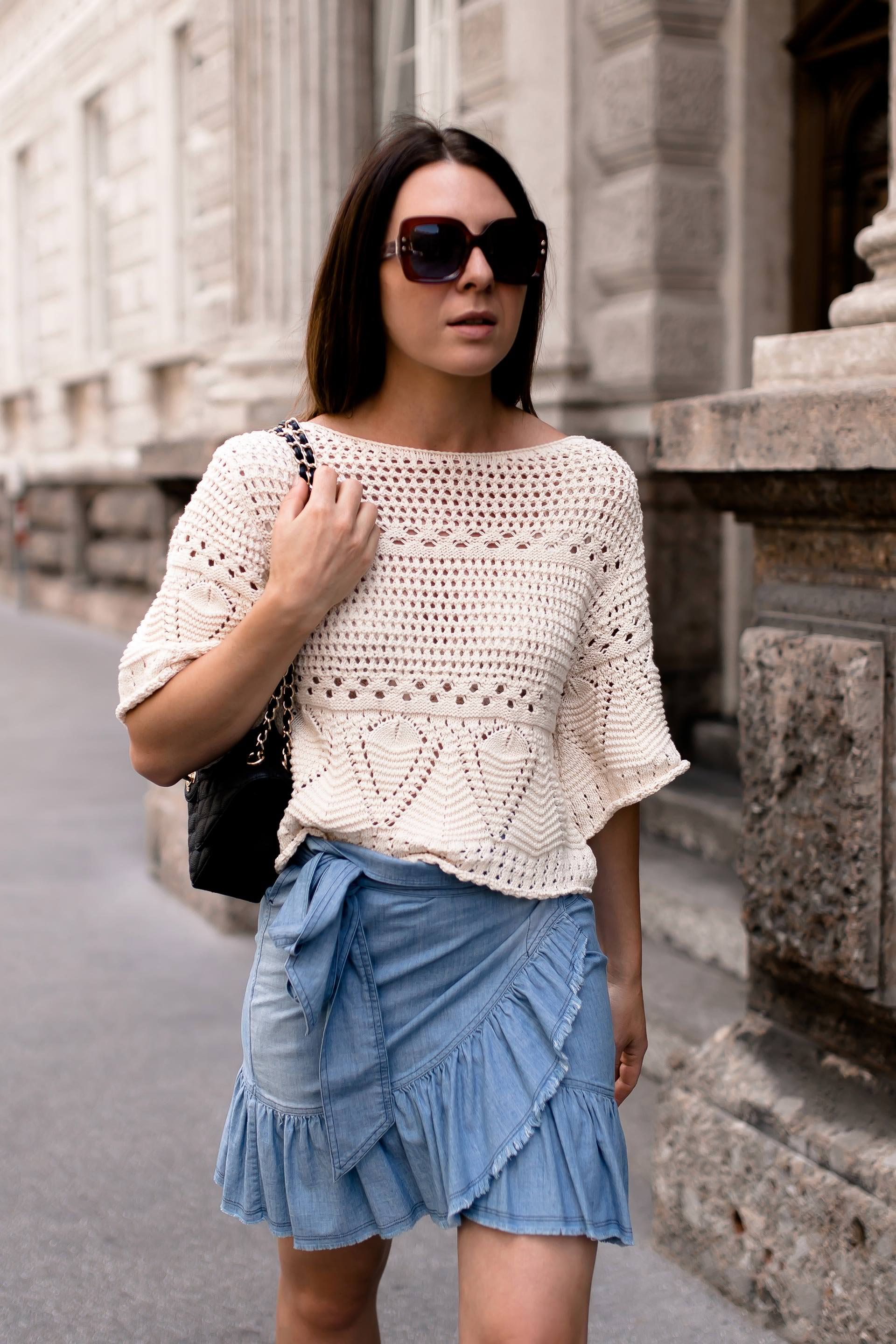 Styling Idee Kurzer Wickelrock Mit Strickshirt Und Plateau Sandalen Life Und Style Blog Aus Osterreich