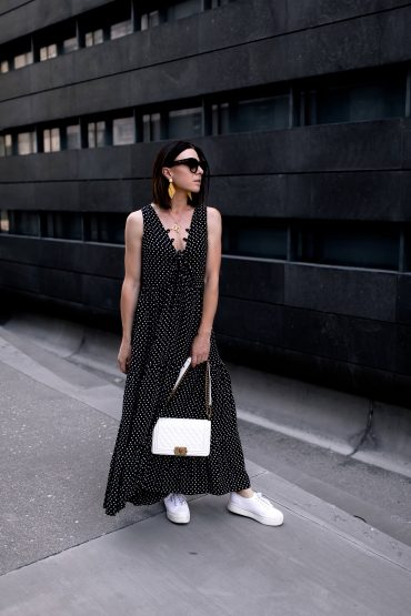 Mein Casual-Chic Alltagsoutfit: Das Maxikleid mit Punkten zu Plateau Sneakers! Mein Casual-Chic Alltagsoutfit: Das Maxikleid mit Punkten zu Plateau Sneakers!