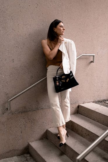 Mein Sommer Outfit fürs Büro mit Culotte, Chanella Pumps und Henkeltasche Mein Sommer Outfit fürs Büro mit Culotte, Chanella Pumps und Henkeltasche