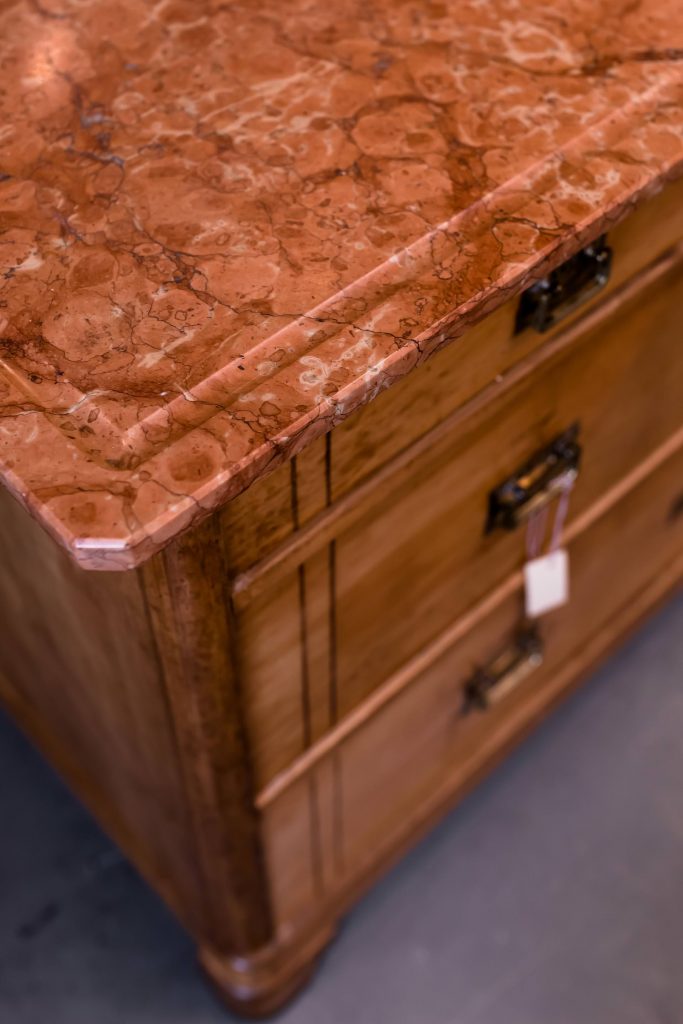 Einrichtungstipps: Was man beim Vintage-Möbel-Shopping beachten sollte