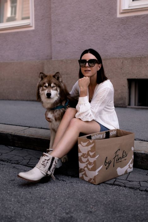 Der Western Boots Trend: So kombiniert man Cowboystiefel im Alltag! Der Western Boots Trend: So kombiniert man Cowboystiefel im Alltag!