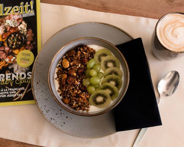Kaffeegenuss und Power-Frühstück mit selbstgemachtem Granola! Kaffeegenuss und Power-Frühstück mit selbstgemachtem Granola!
