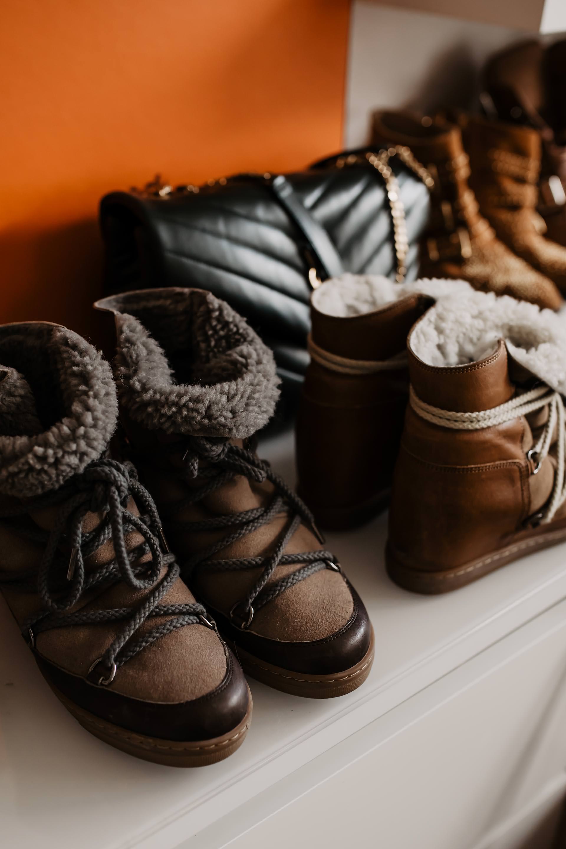 enthält unbeauftragte Werbung. welche schuhe trägt man im winter, isabel marant nowles boots review, winterstiefel für frauen, perfekte winterschuhe, winter boots online shopping, Winterstiefel online kaufen, isabel marant Schuhe kaufen, warme winter boots für damen, Schuhe für kalte tage, Schuhe für kalte füße, Schuhe für den winter, Modeblog, www.whoismocca.com #isabelmarant #nowlesboots #wintertrends #winterboots #modetrends #winterschuhe