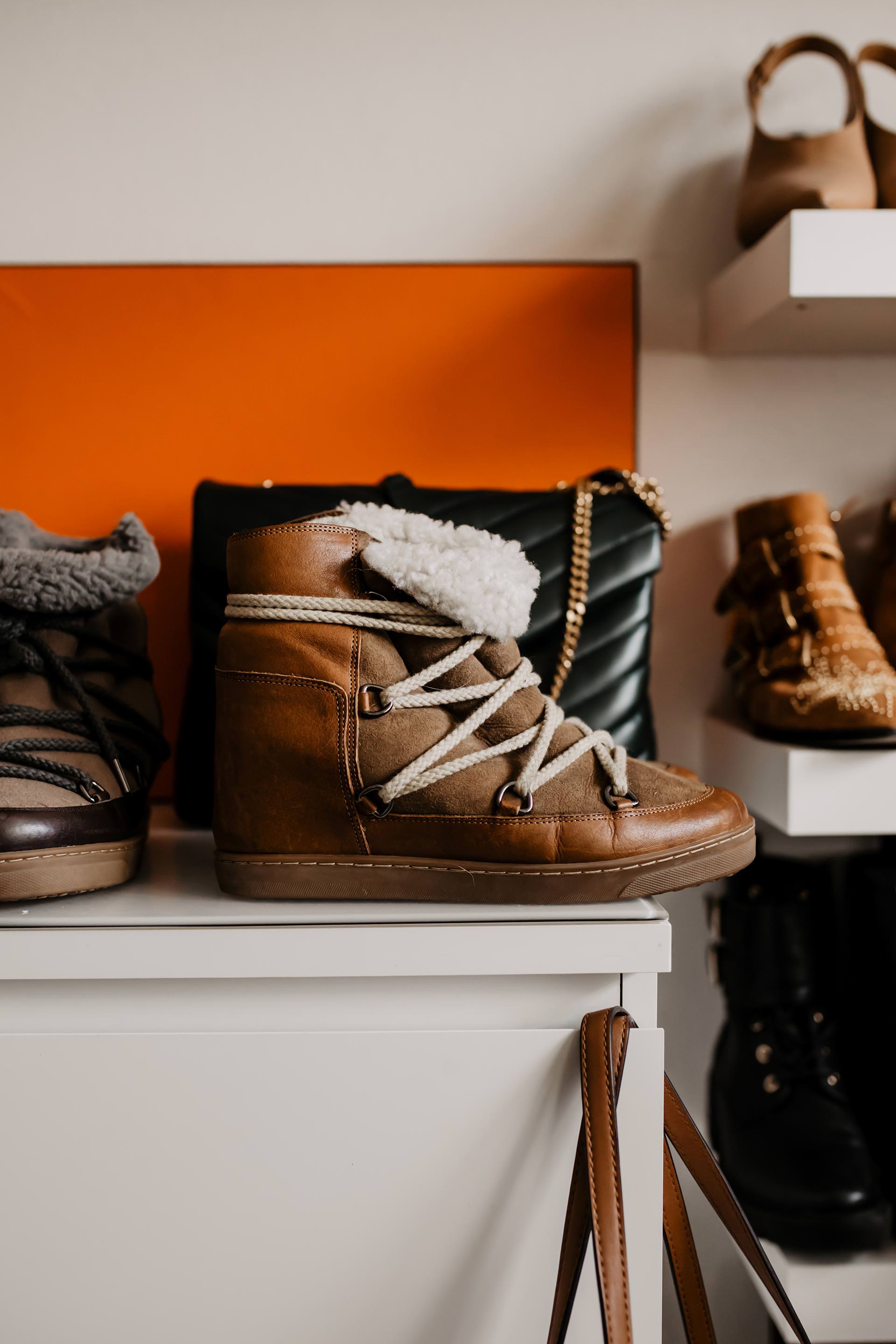 enthält unbeauftragte Werbung. welche schuhe trägt man im winter, isabel marant nowles boots review, winterstiefel für frauen, perfekte winterschuhe, winter boots online shopping, Winterstiefel online kaufen, isabel marant Schuhe kaufen, warme winter boots für damen, Schuhe für kalte tage, Schuhe für kalte füße, Schuhe für den winter, Modeblog, www.whoismocca.com #isabelmarant #nowlesboots #wintertrends #winterboots #modetrends #winterschuhe
