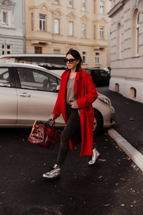 Mein Dr. Martens Outfit und der Metallic-Trend im Winter 2018/19 Mein Dr. Martens Outfit und der Metallic-Trend im Winter 2018/19