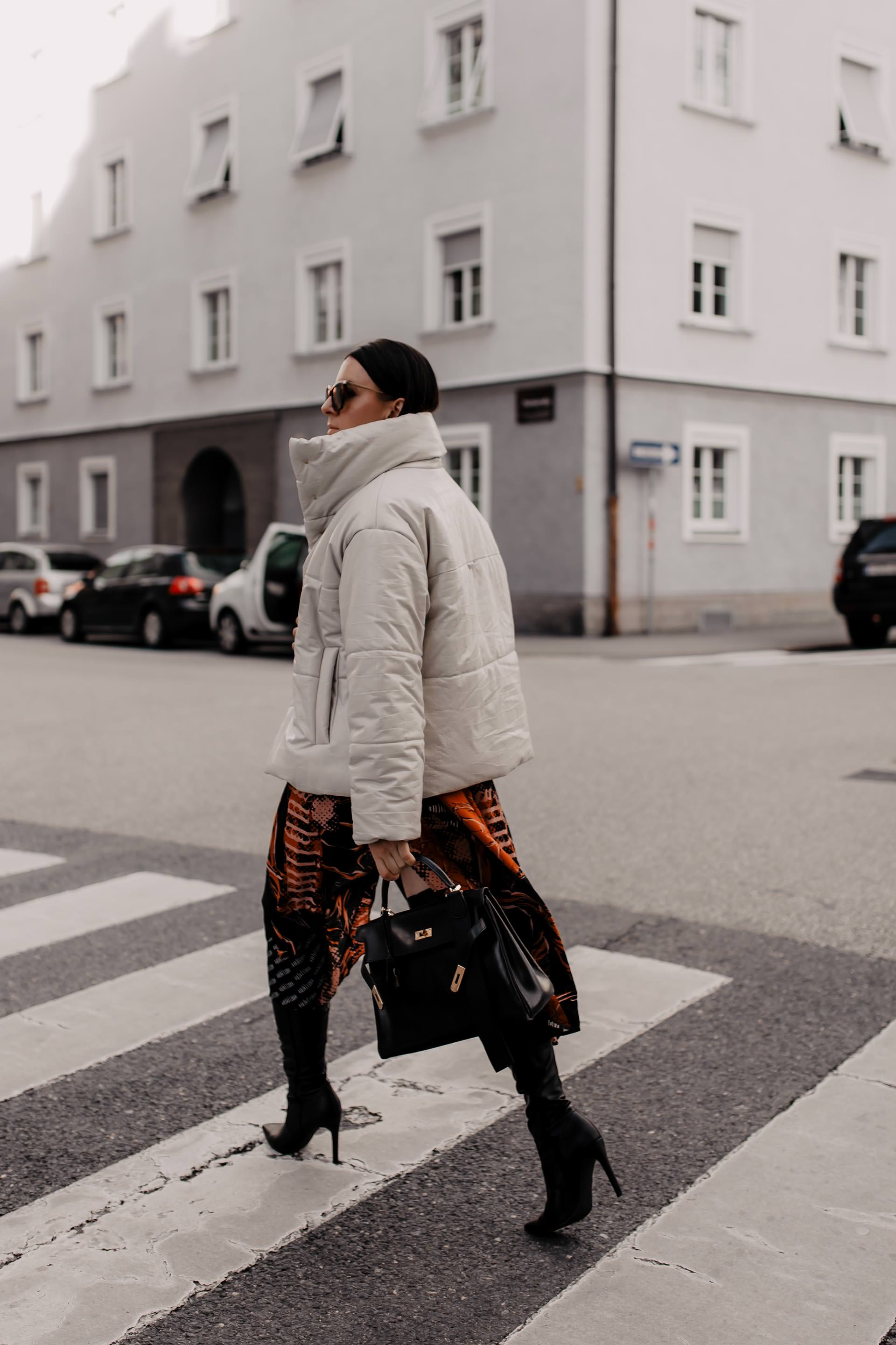 Mein Festliches Winter Outfit Mit Kleid Overknees Und Pufferjacke Life Und Style Blog Aus Osterreich