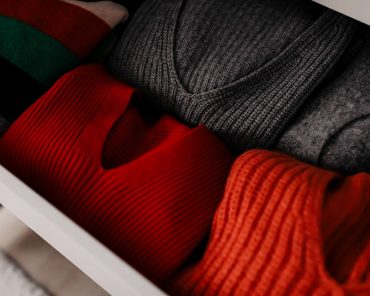 Kleiderschrank ausmisten und richtig einräumen mit System – meine Tipps! Kleiderschrank ausmisten und richtig einräumen mit System – meine Tipps!
