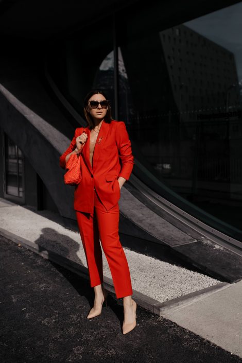 Was ziehe ich im Büro an? Die schönsten Business-Anzüge für Frauen! Was ziehe ich im Büro an? Die schönsten Business-Anzüge für Frauen!