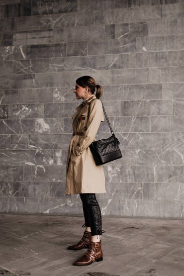 Mein liebstes Herbst-Outfit: Lederhose, Nieten-Boots und Trenchcoat Mein liebstes Herbst-Outfit: Lederhose, Nieten-Boots und Trenchcoat