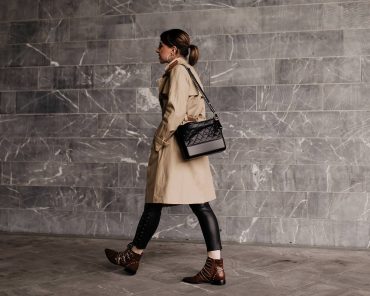 Mein liebstes Herbst-Outfit: Lederhose, Nieten-Boots und Trenchcoat Mein liebstes Herbst-Outfit: Lederhose, Nieten-Boots und Trenchcoat