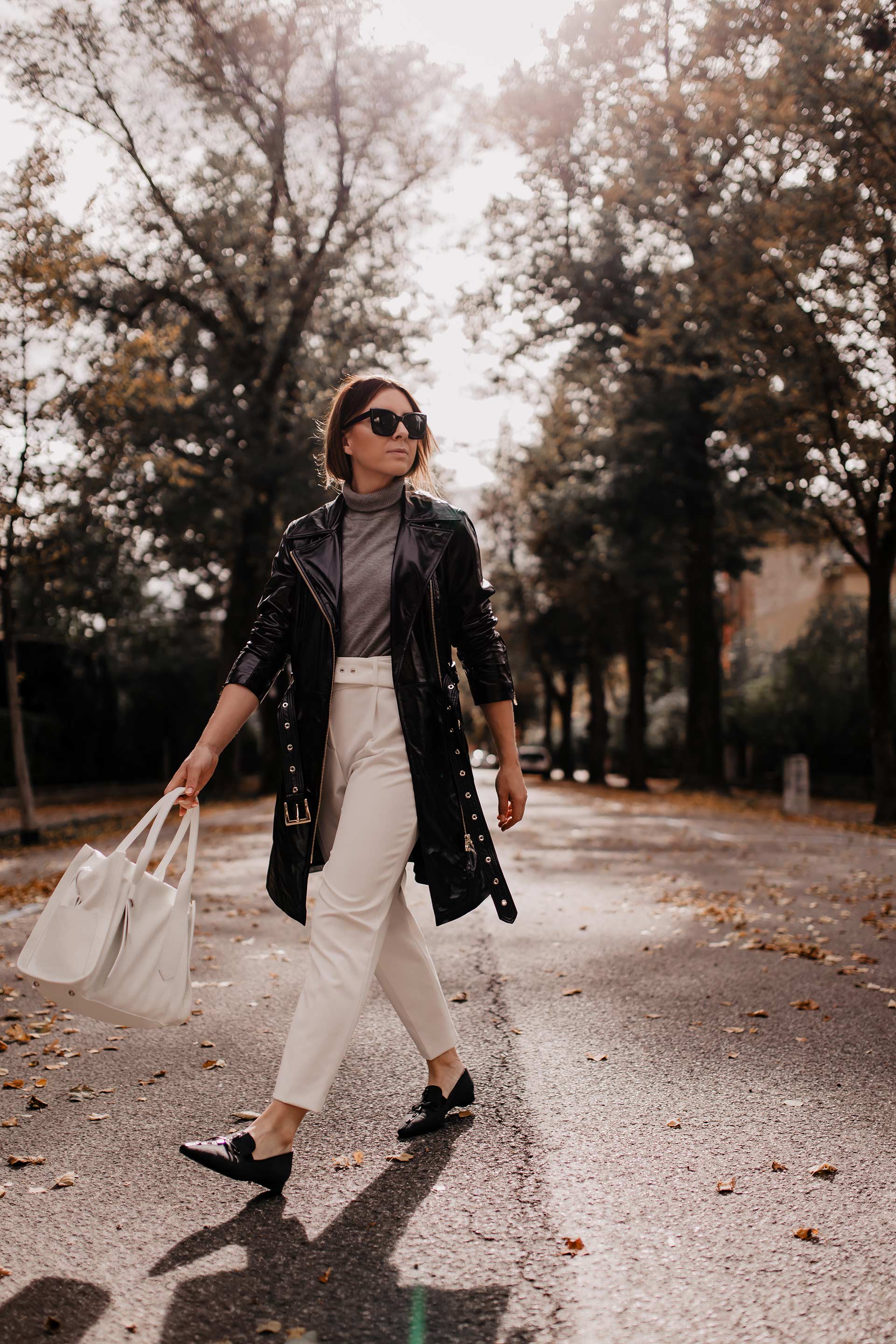 Herbst-Outfits fürs Büro // Anzeige // Diese 2 Business-Casual Looks gehen immer! Auf meinem Modeblog stelle ich dir 2 Büro-Outfits für den Herbst vor, die stilsicher, elegant und bequem sind. www.whoismocca.com #herbstoutfit #bürooutfit #businessoutfit #karriereblog