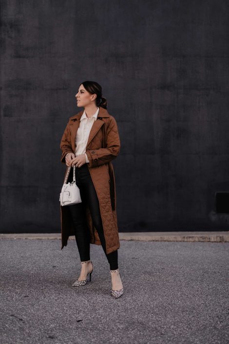 Lederhose im Büro kombinieren? 5 Tipps, die du beachten solltest! Lederhose im Büro kombinieren? 5 Tipps, die du beachten solltest!