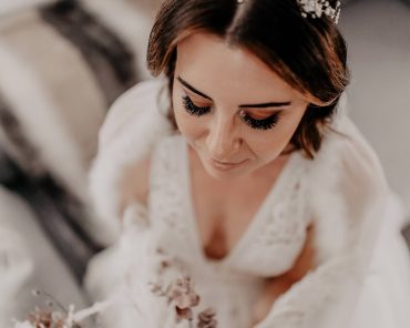 Mein Brautstyling mit Pronovias Kleid, Hochzeits-Make-up und Frisur! Mein Brautstyling mit Pronovias Kleid, Hochzeits-Make-up und Frisur!