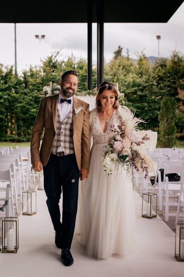 Unsere Hochzeitsfotos: natürlich, liebevoll und tierisch gut! Unsere Hochzeitsfotos: natürlich, liebevoll und tierisch gut!