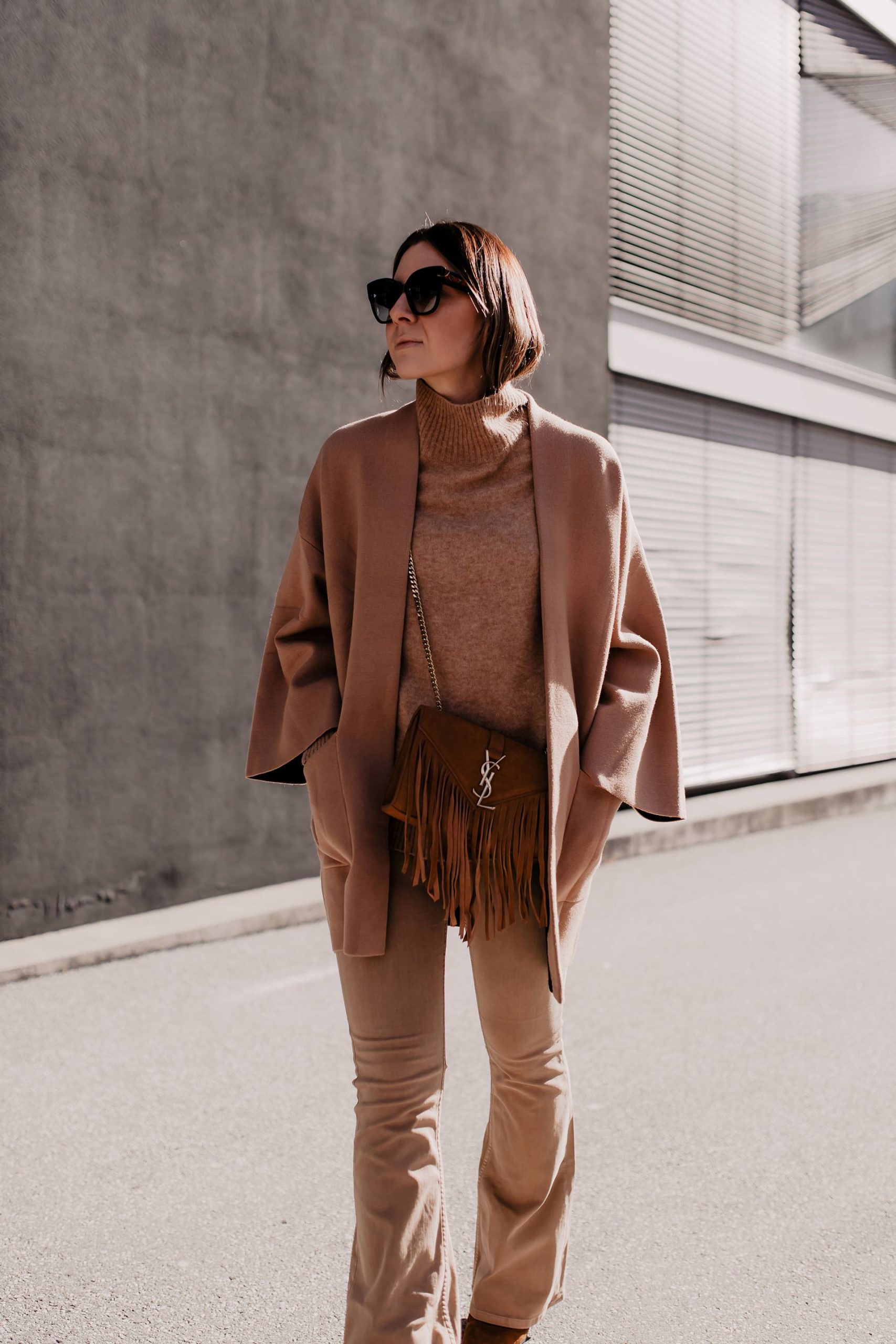 Ein Ton-in-Ton Outfit ist langweilig und unkreativ? Ganz und gar nicht! Auf dem Modeblog verrate ich dir 4 Tipps, worauf es bei einem Einheitslook ankommt. www.whoismocca.com #frühlingstrends #frühlingsoutfit #outfitoftheday