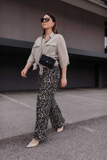 Palazzohose kombinieren: Frühlingsoutfit mit weiter Jerseyhose und Bluse Palazzohose kombinieren: Frühlingsoutfit mit weiter Jerseyhose und Bluse