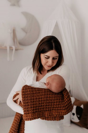 Wie kann ich für mein Kind vorsorgen? Eine Familienversicherung hilft! Wie kann ich für mein Kind vorsorgen? Eine Familienversicherung hilft!