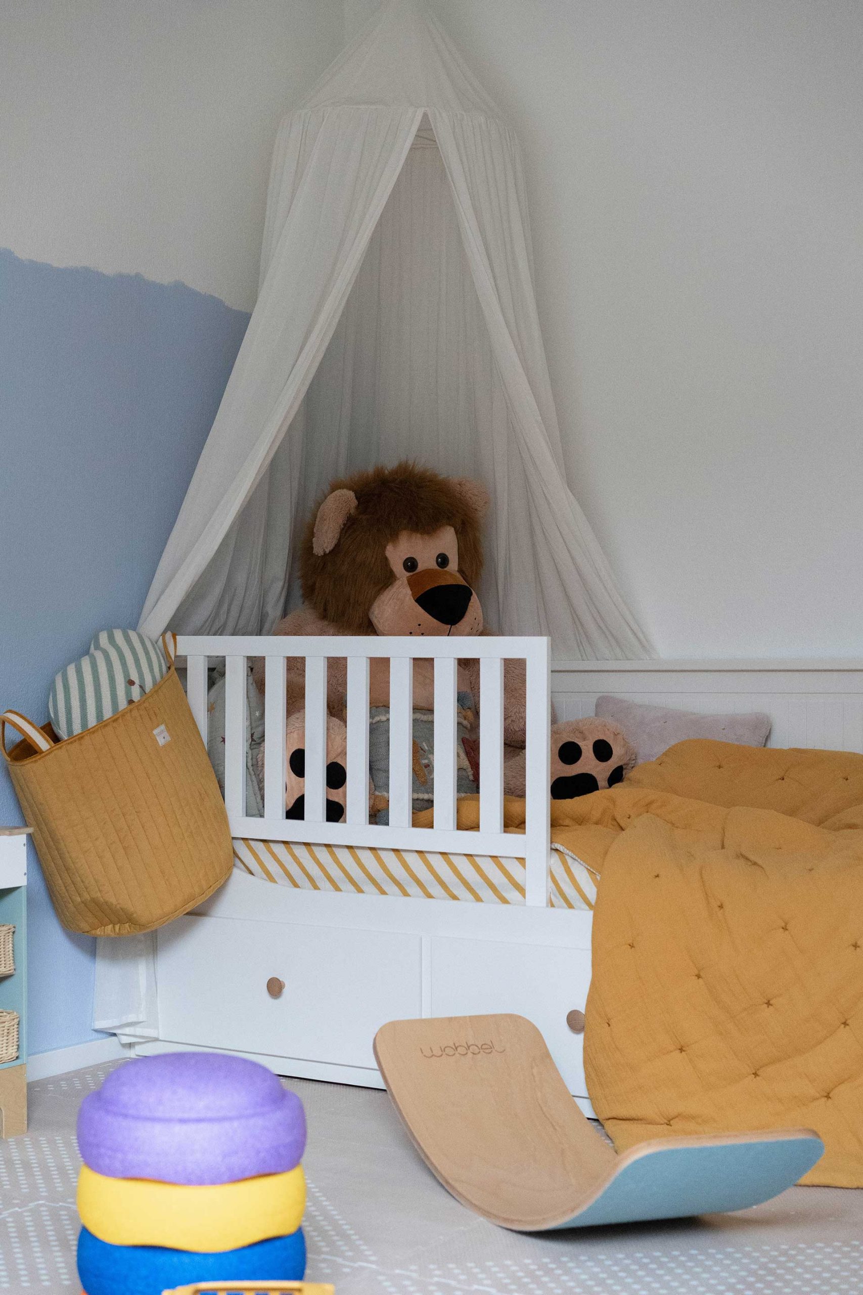 Du möchtest ein schönes Kinderzimmer einrichten? Meine Tipps für Kleinkinder (1-2 Jahre) findest du jetzt am Mamablog www.whoismocca.com