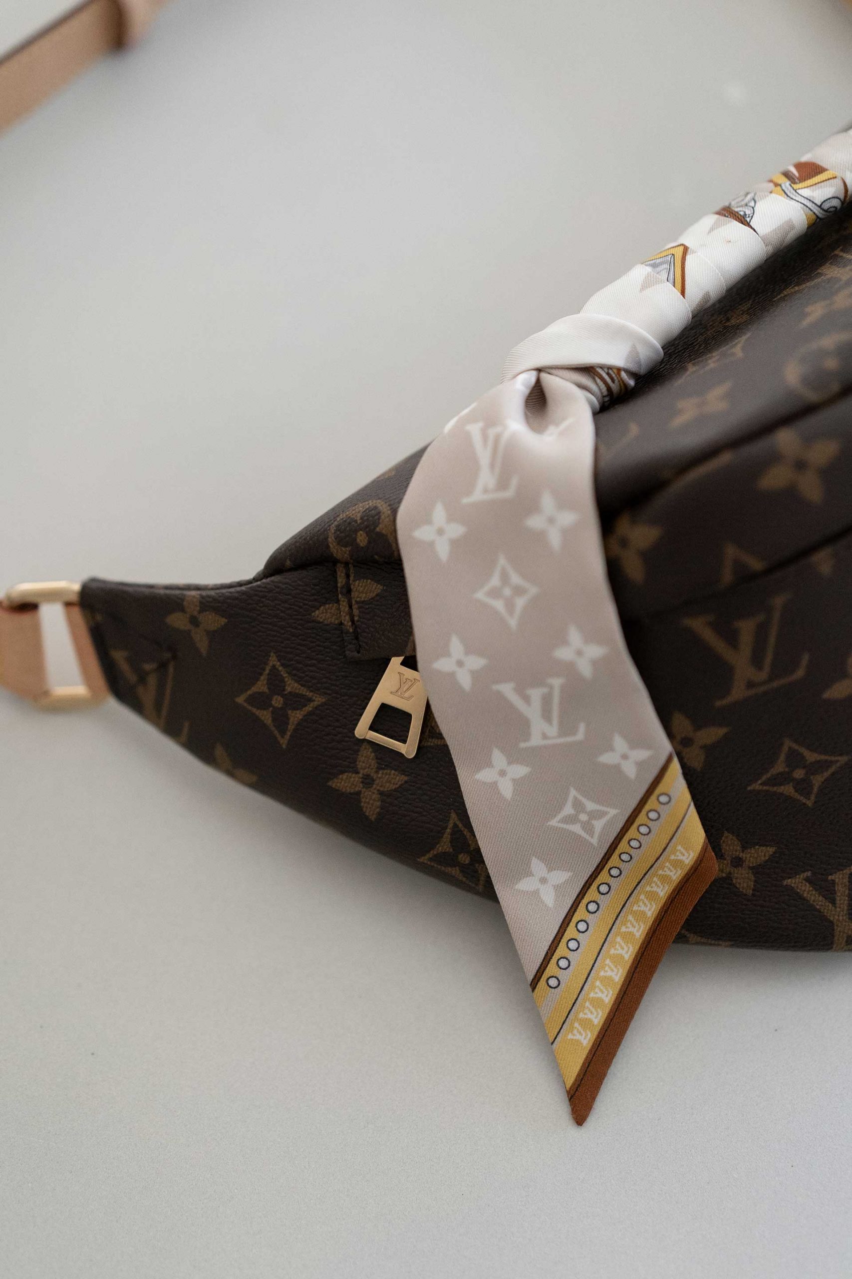 Hermès Birkin Bags, Louis Vuitton Bum Bag, Chanel Wallet on Chain – diese tollen Designer Taschen habe ich Secondhand auf Vestiaire Collective gekauft. Meine Erfahrungen liest du am Fashionblog.