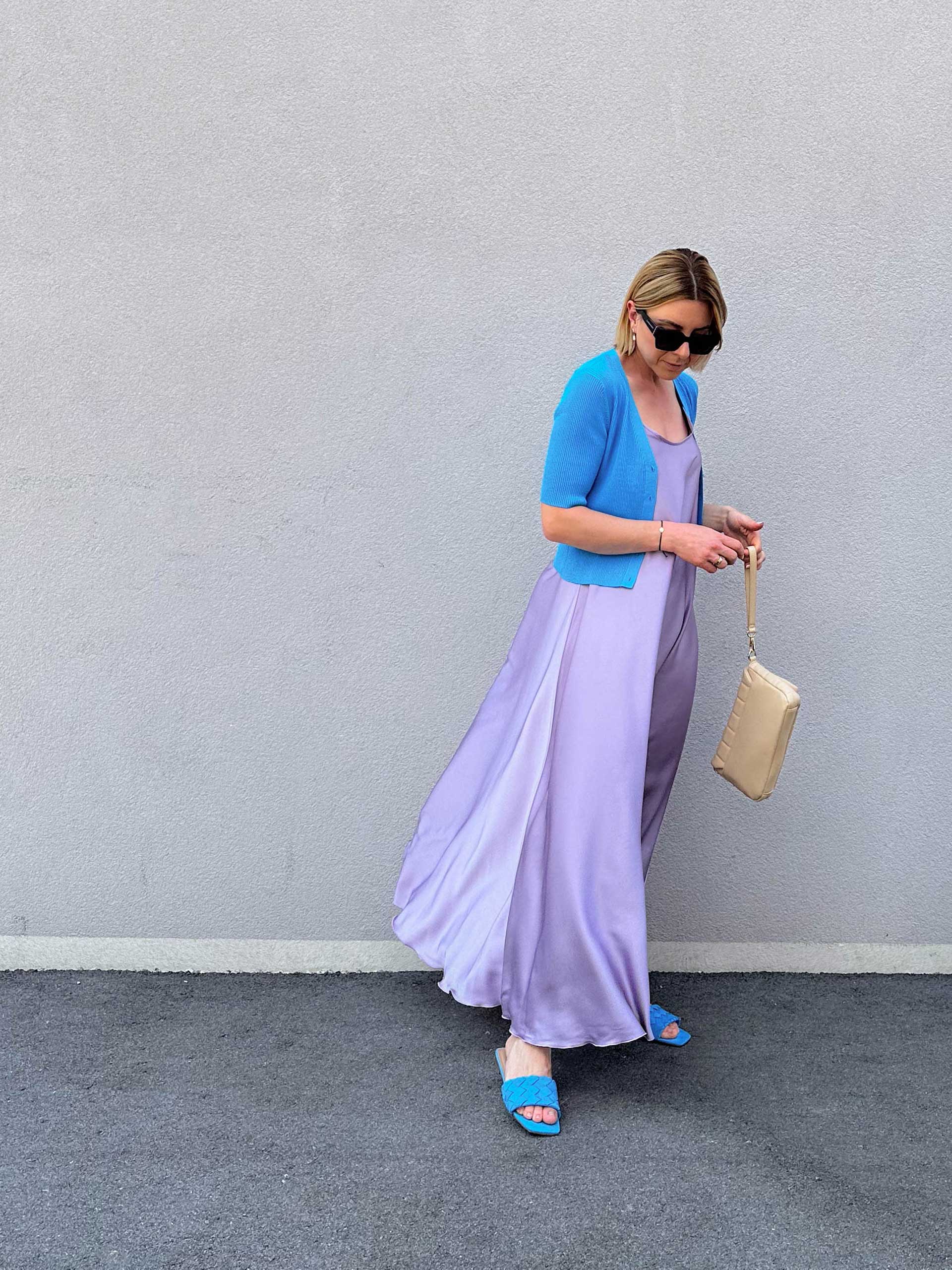 Hol dir am Modeblog die besten Styling-Tipps für die Sommertrends 2023 und finde heraus, was im Sommer modern ist. Entdecke die neuesten Outfits der Sommermode und strahle mit der Sonne um die Wette.